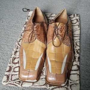 Genuine alligator shoe